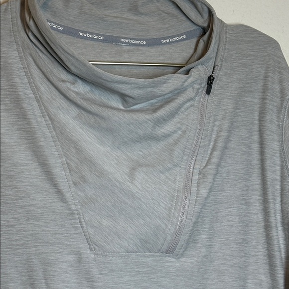 New Balance Light Gray Long Sleeve Asymmetrical 3/4 Zip Athletic Jacket XL Gray - Picture 2 of 9
